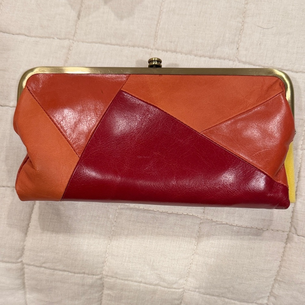 HOBO Lauren Clutch